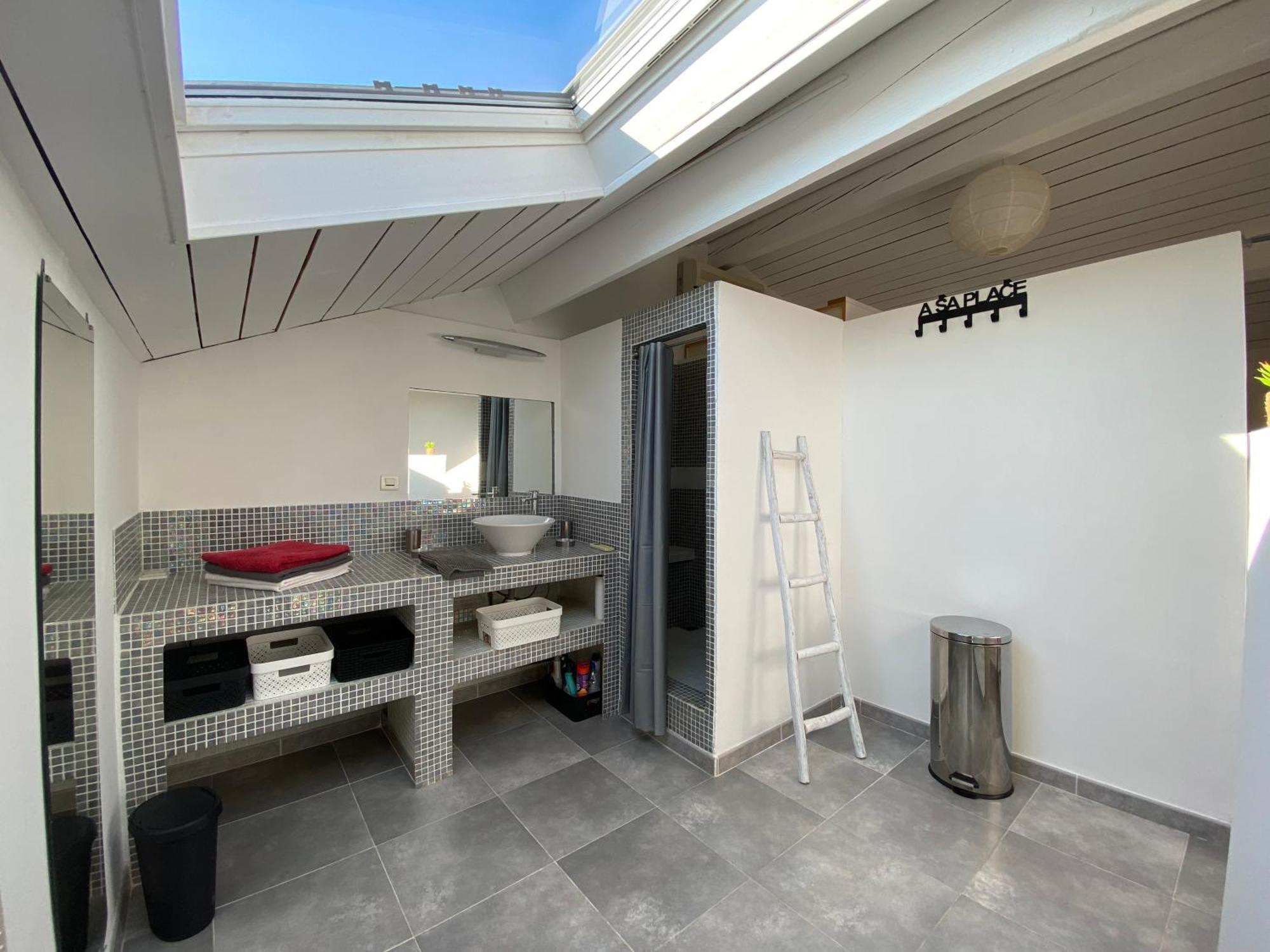 Bienvenue Au 6 - Calme Et Charme De La Pierre. Villa Fourques  Luaran gambar