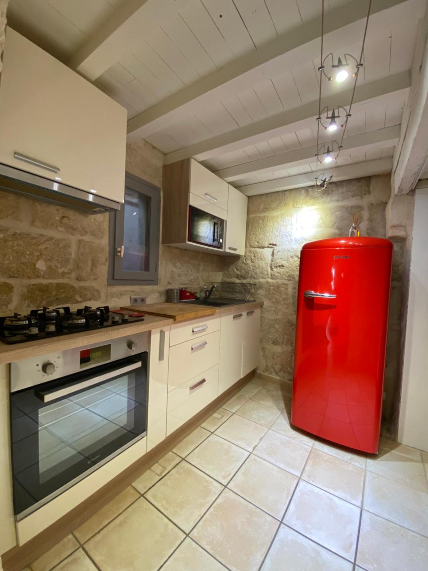 Bienvenue Au 6 - Calme Et Charme De La Pierre. Villa Fourques  Luaran gambar