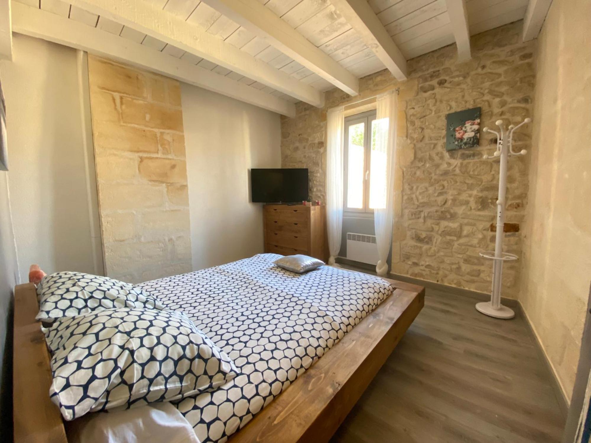 Bienvenue Au 6 - Calme Et Charme De La Pierre. Villa Fourques  Luaran gambar